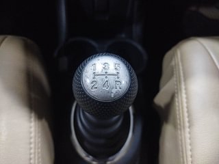 Used 2014 Honda Brio VX MT Petrol Manual interior GEAR  KNOB VIEW