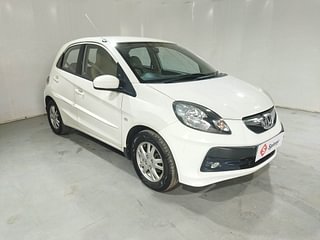 Used 2014 Honda Brio VX MT Petrol Manual exterior RIGHT FRONT CORNER VIEW