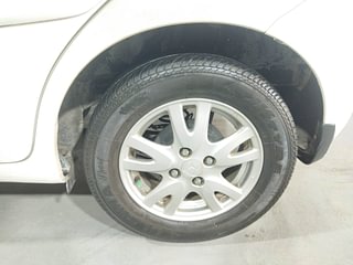 Used 2014 Honda Brio VX MT Petrol Manual tyres LEFT REAR TYRE RIM VIEW