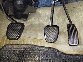 Used 2014 Honda Brio VX MT Petrol Manual interior PEDALS VIEW