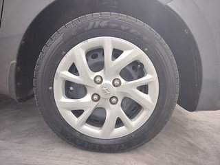 Used 2018 Hyundai Grand i10 Sportz 1.2 Kappa VTVT Petrol Manual tyres RIGHT FRONT TYRE RIM VIEW