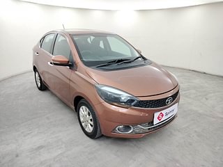 Used 2017 Tata Tigor [2017-2020] Revotorq XZ (O) Diesel Manual exterior RIGHT FRONT CORNER VIEW