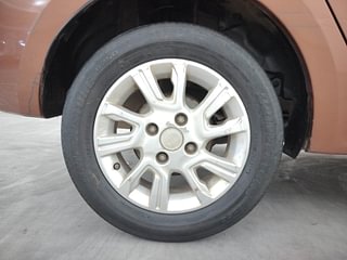 Used 2017 Tata Tigor [2017-2020] Revotorq XZ (O) Diesel Manual tyres RIGHT REAR TYRE RIM VIEW
