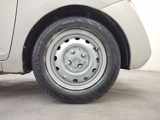 Used 2018 Hyundai Eon Era + Petrol Manual tyres RIGHT FRONT TYRE RIM VIEW