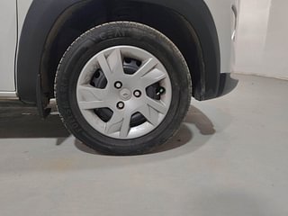 Used 2021 renault Kwid 1.0 RXT Opt Petrol Manual tyres RIGHT FRONT TYRE RIM VIEW