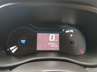 Used 2021 renault Kwid 1.0 RXT Opt Petrol Manual interior CLUSTERMETER VIEW