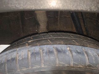 Used 2021 renault Kwid 1.0 RXT Opt Petrol Manual tyres RIGHT REAR TYRE TREAD VIEW