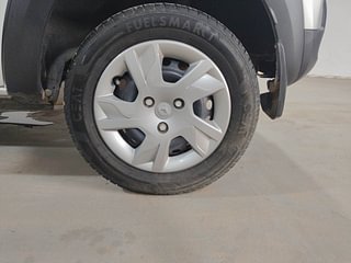 Used 2021 renault Kwid 1.0 RXT Opt Petrol Manual tyres LEFT REAR TYRE RIM VIEW