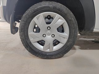 Used 2021 renault Kwid 1.0 RXT Opt Petrol Manual tyres RIGHT REAR TYRE RIM VIEW