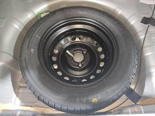 Used 2021 renault Kwid 1.0 RXT Opt Petrol Manual tyres SPARE TYRE VIEW