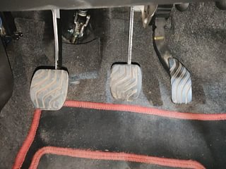 Used 2021 renault Kwid 1.0 RXT Opt Petrol Manual interior PEDALS VIEW