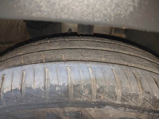 Used 2021 renault Kwid 1.0 RXT Opt Petrol Manual tyres RIGHT FRONT TYRE TREAD VIEW