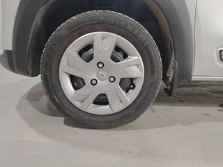 Used 2021 renault Kwid 1.0 RXT Opt Petrol Manual tyres LEFT FRONT TYRE RIM VIEW