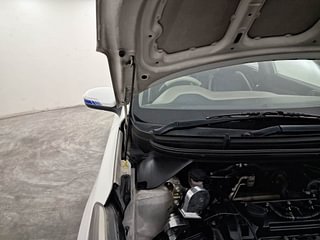 Used 2018 Hyundai Elite i20 Asta 1.2 Petrol Manual engine ENGINE RIGHT SIDE HINGE & APRON VIEW