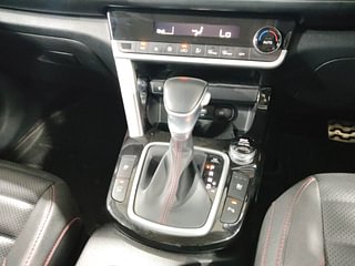 Used 2021 Kia Seltos GTX Plus DCT Petrol Automatic interior GEAR  KNOB VIEW