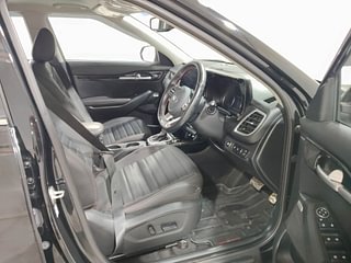 Used 2021 Kia Seltos GTX Plus DCT Petrol Automatic interior RIGHT SIDE FRONT DOOR CABIN VIEW