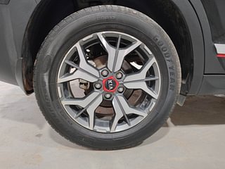 Used 2021 Kia Seltos GTX Plus DCT Petrol Automatic tyres RIGHT REAR TYRE RIM VIEW