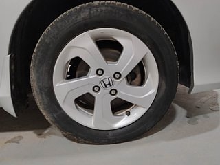 Used 2014 Honda City V Petrol Manual tyres RIGHT FRONT TYRE RIM VIEW