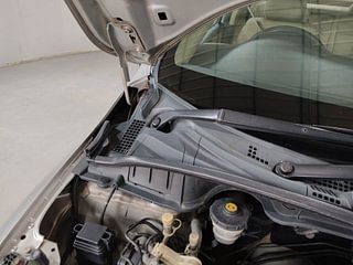 Used 2014 Honda City V Petrol Manual engine ENGINE RIGHT SIDE HINGE & APRON VIEW