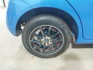 Used 2012 Honda Brio S MT Petrol Manual tyres RIGHT REAR TYRE RIM VIEW
