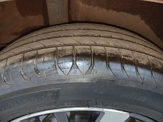 Used 2021 Honda City ZX Petrol Petrol Manual tyres RIGHT REAR TYRE TREAD VIEW