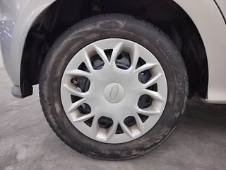 Used 2016 Ford Figo Trend 1.2 Ti-VCT Petrol Manual tyres RIGHT REAR TYRE RIM VIEW