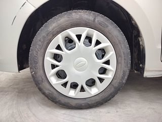 Used 2016 Ford Figo Trend 1.2 Ti-VCT Petrol Manual tyres LEFT FRONT TYRE RIM VIEW