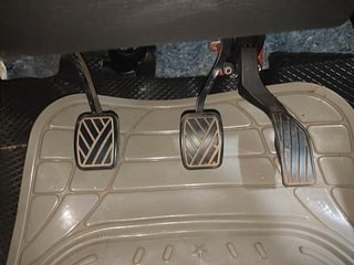 Used 2022 Maruti Suzuki Brezza ZXI Plus Dual Tone Petrol Manual interior PEDALS VIEW