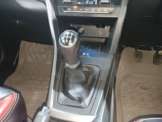 Used 2022 Maruti Suzuki Brezza ZXI Plus Dual Tone Petrol Manual interior GEAR  KNOB VIEW