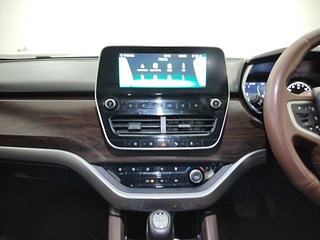 Used 2022 Tata Harrier XZA Plus Dual Tone AT Diesel Automatic interior MUSIC SYSTEM & AC CONTROL VIEW
