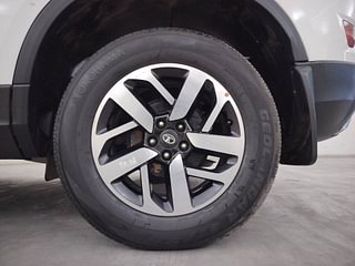 Used 2022 Tata Harrier XZA Plus Dual Tone AT Diesel Automatic tyres LEFT REAR TYRE RIM VIEW