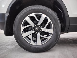 Used 2022 Tata Harrier XZA Plus Dual Tone AT Diesel Automatic tyres RIGHT REAR TYRE RIM VIEW