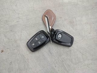 Used 2022 Tata Harrier XZA Plus Dual Tone AT Diesel Automatic extra CAR KEY VIEW