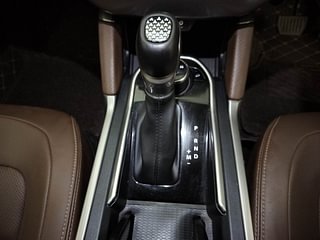Used 2022 Tata Harrier XZA Plus Dual Tone AT Diesel Automatic interior GEAR  KNOB VIEW