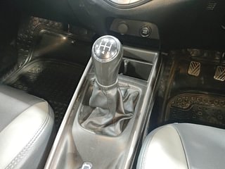 Used 2019 Maruti Suzuki Baleno Delta Petrol Manual interior GEAR  KNOB VIEW
