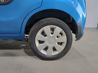 Used 2015 Maruti Suzuki Alto K10 VXi Petrol Manual tyres LEFT REAR TYRE RIM VIEW