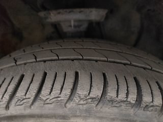 Used 2017 Hyundai Elite i20 Asta 1.2 Petrol Manual tyres RIGHT FRONT TYRE TREAD VIEW