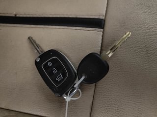 Used 2017 Hyundai Elite i20 Asta 1.2 Petrol Manual extra CAR KEY VIEW