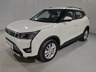 Used 2021 Mahindra XUV 300 W8 Petrol Petrol Manual exterior LEFT FRONT CORNER VIEW
