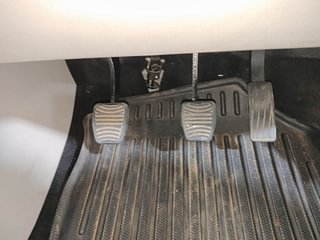 Used 2021 Mahindra XUV 300 W8 Petrol Petrol Manual interior PEDALS VIEW