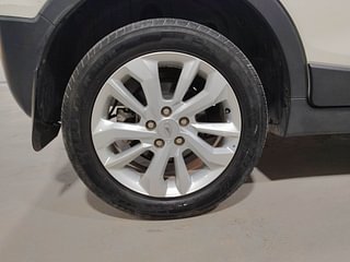 Used 2021 Mahindra XUV 300 W8 Petrol Petrol Manual tyres RIGHT REAR TYRE RIM VIEW