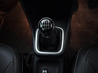Used 2021 Volkswagen Polo Highline Plus 1.0L TSI Petrol Manual interior GEAR  KNOB VIEW