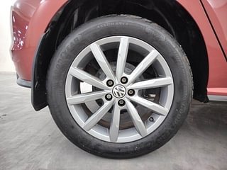 Used 2021 Volkswagen Polo Highline Plus 1.0L TSI Petrol Manual tyres RIGHT REAR TYRE RIM VIEW