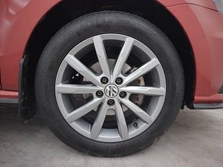 Used 2021 Volkswagen Polo Highline Plus 1.0L TSI Petrol Manual tyres RIGHT FRONT TYRE RIM VIEW