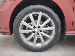 Used 2021 Volkswagen Polo Highline Plus 1.0L TSI Petrol Manual tyres LEFT FRONT TYRE RIM VIEW
