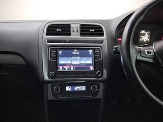 Used 2021 Volkswagen Polo Highline Plus 1.0L TSI Petrol Manual interior MUSIC SYSTEM & AC CONTROL VIEW