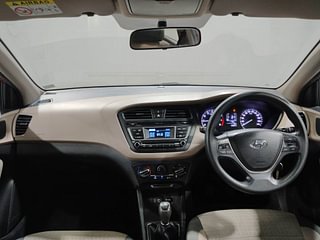 Used 2017 Hyundai Elite i20 Sportz 1.2 Petrol Manual interior DASHBOARD VIEW