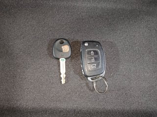 Used 2017 Hyundai Elite i20 Sportz 1.2 Petrol Manual extra CAR KEY VIEW