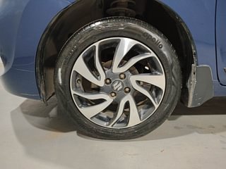 Used 2021 Maruti Suzuki Baleno Alpha Petrol Manual tyres LEFT FRONT TYRE RIM VIEW