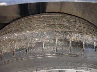 Used 2017 Maruti Suzuki Ciaz Alpha 1.4 MT Petrol Manual tyres RIGHT REAR TYRE TREAD VIEW